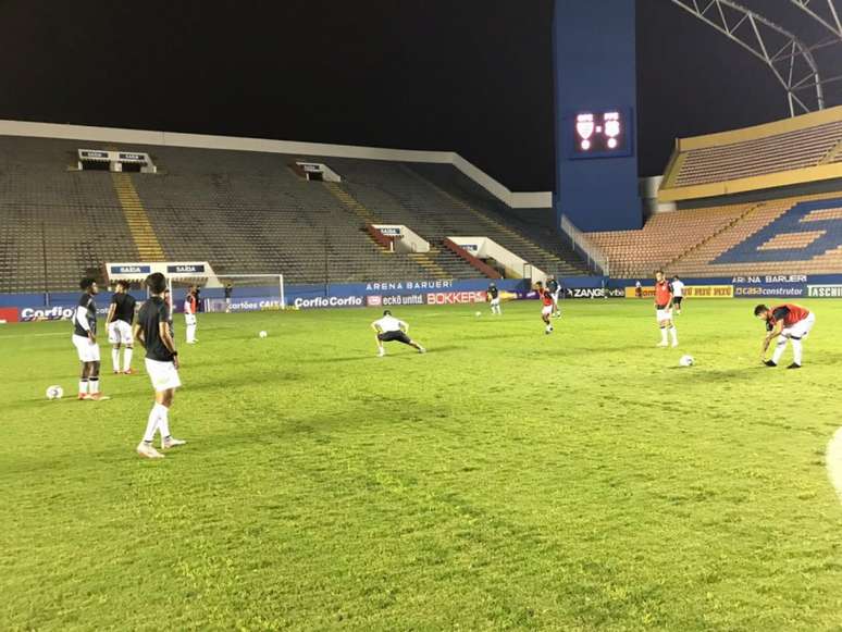 Apenas 793 pessoas estiveram presentes na Arena Barueri (Foto: Divulgação/Figueirense)