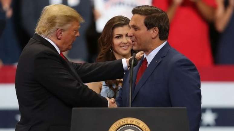 O republicano Ron DeSantis adotou a agenda de Donald Trump