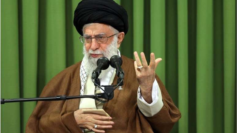 Aiatolá Khamenei afirmou, em discurso, que os EUA 'não restabelecerão a dominação' que tinham sobre o Irã