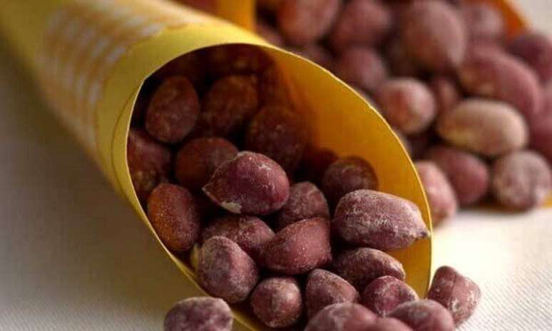 15- Cones de amendoim torrado são ótimos petiscos para festa de boteco. Fonte: Dcorevocê
