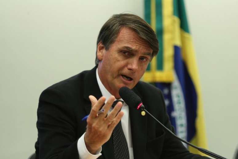 'O cara que ganhou a eleição agora, Bolsonaro, não é um cara honesto, a vida dele está cheia de compromissos e cumplicidade', diz o ex-ministro