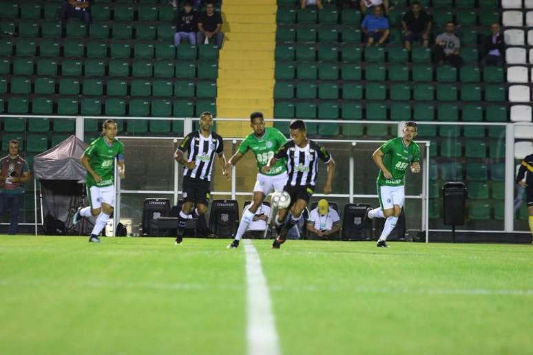 Figueirense e Guarani empatam sem gols em Santa Catarina