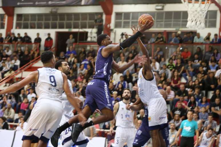 SÃO JOSÉ 74x96 MOGI DAS CRUZES (Foto: Divulgação/NBB)