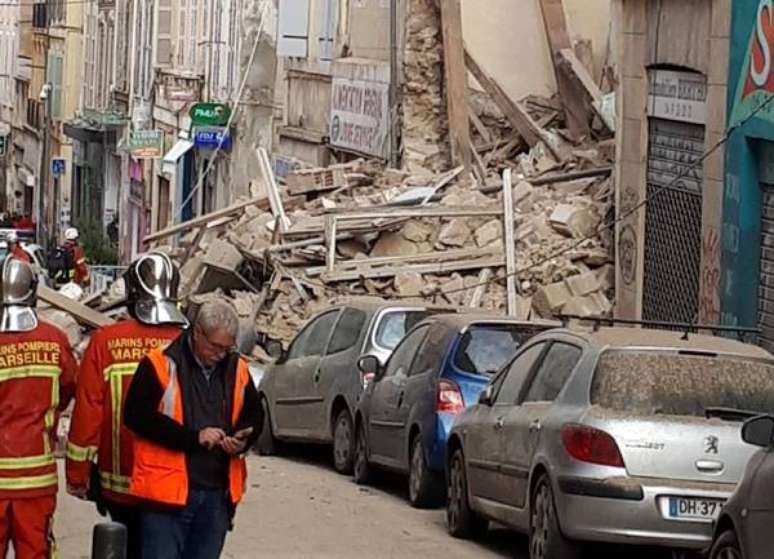 Edifícios desmoronam no centro de Marselha, na França.