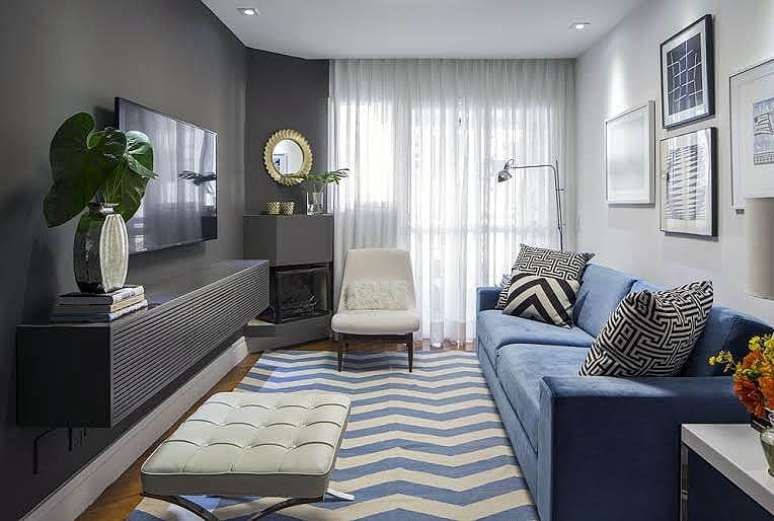 4. &Eacute; poss&iacute;vel tamb&eacute;m usar cores diferentes na sala de estar pequena. Foto de Pinterest