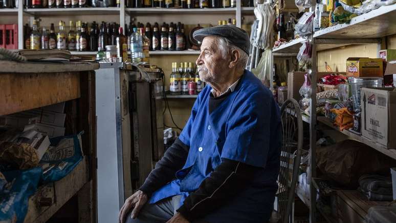O comerciante Porf&iacute;rio chegou ao Brasil nos anos 1950 e se instalou com a mulher no centro paulistano