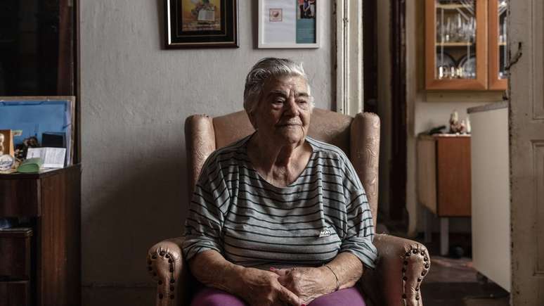 Depois de desapropria&ccedil;&atilde;o, a comerciante Maria de Lourdes ainda n&atilde;o recebeu a indeniza&ccedil;&atilde;o a que tem direito