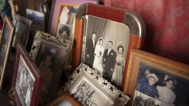 Os portugueses Porf&iacute;rio e Maria de Lourdes perderam a moradia e agora esperam uma repara&ccedil;&atilde;o