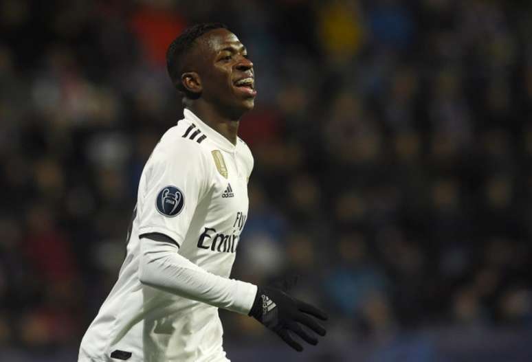 Vinicius Junior vem ganhando espaço no Real Madrid (Foto:MICHAL CIZEK / AFP)