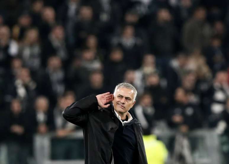 Provocação de Mourinho ao fim da partida entre Juventus e Manchester United (Foto: AFP)