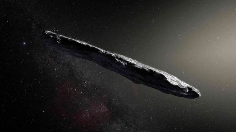 Esta é a imagem que a Agência Espacial Europeia (ESA, na sigla em inglês) fez de Oumuamua em junho passado