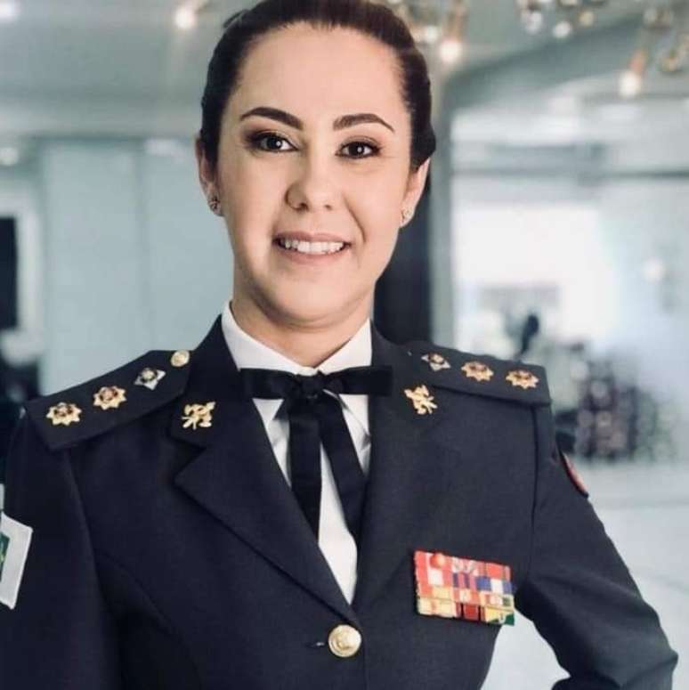 A tenente-coronel do Corpo de Bombeiros do Distrito Federal M&aacute;rcia Amar&iacute;lio da Cunha Silva Amar&iacute;lio, por enquanto, est&aacute; colaborando com a equipe de transi&ccedil;&atilde;o na &aacute;rea de educa&ccedil;&atilde;o