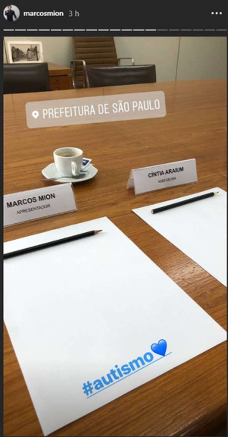 Registro feito pelo apresentador Marcos Mion, durante reunião na Prefeitura de São Paulo.