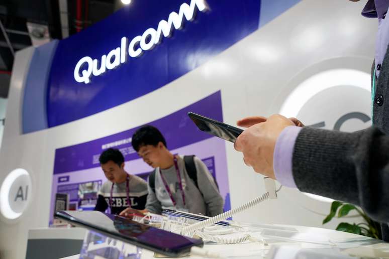 Logomarca da Qualcomm é visto durante a Exposição Internacional de Importação da China (CIIE), no Centro Nacional de Exibições e Convenções em Xangai 7/11/ 2018. REUTERS/Aly Song