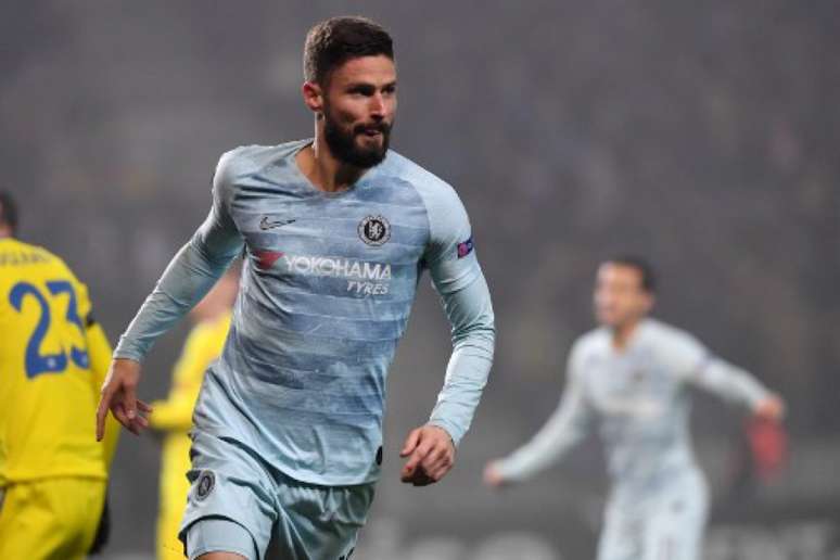 Giroud marcou na vitória do Chelsea (Foto: Kirill Kudryavtsev / AFP)