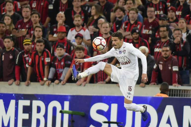 Jadson durante Atlético PR x Fluminense