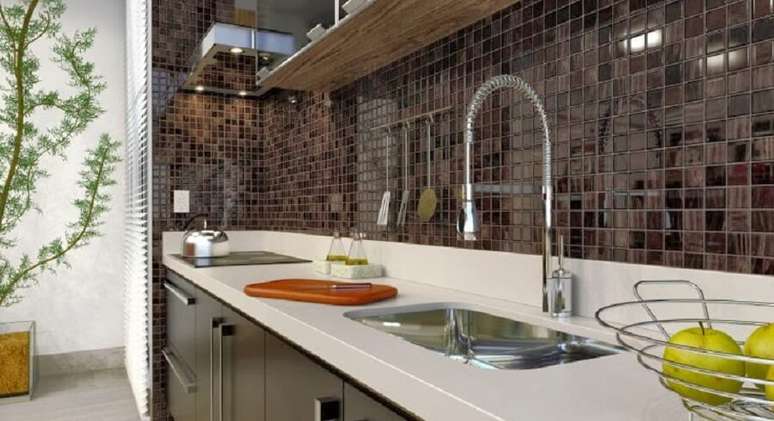 10. A cozinha pode ganhar mais sofistica&ccedil;&atilde;o com o auxilio das pastilhas para cozinha