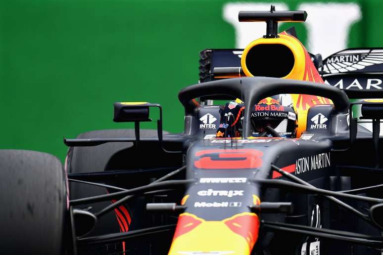 Problemas de Ricciardo continuam com uma penalidade de grid no Brasil