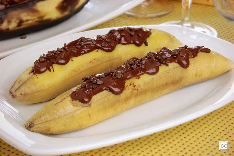 Banana assada com chocolate