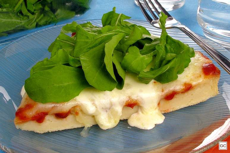 Torta bruschetta com rúcula