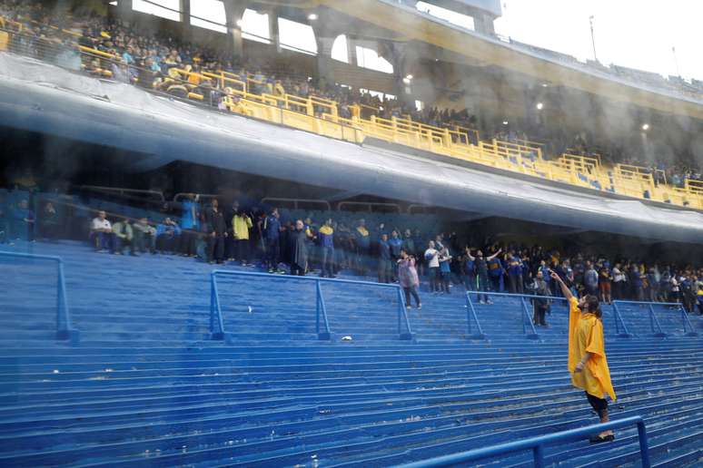 A Conmebol, que tinha um anúncio programado para às 14h, confirmou o jogo e que os portões poderiam ser abertos para a torcida