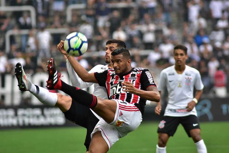 Corinthians empata em 1 a 1 com o São Paulo pelo Campeonato Brasileiro