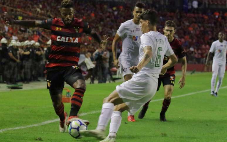Fluminense venceu o Sport na Ilha do Retiro no primeiro turno (Foto: Pablo Kennedy)