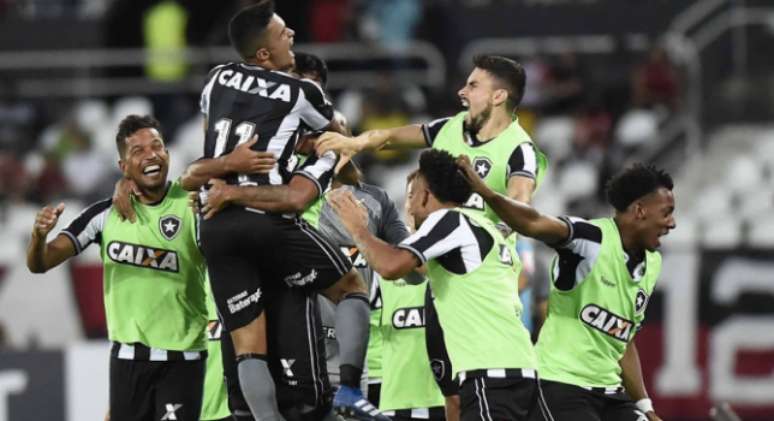Boa atuação coletiva garantiu o triunfo do Botafogo (Foto: Paulo Sergio/Agencia F8)