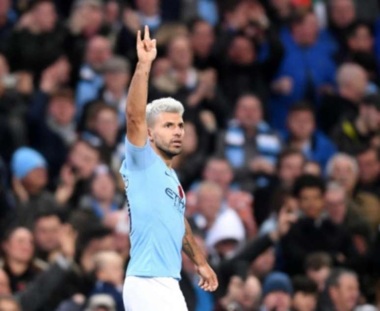 Ag&uuml;ero marcou o segundo gol da partida