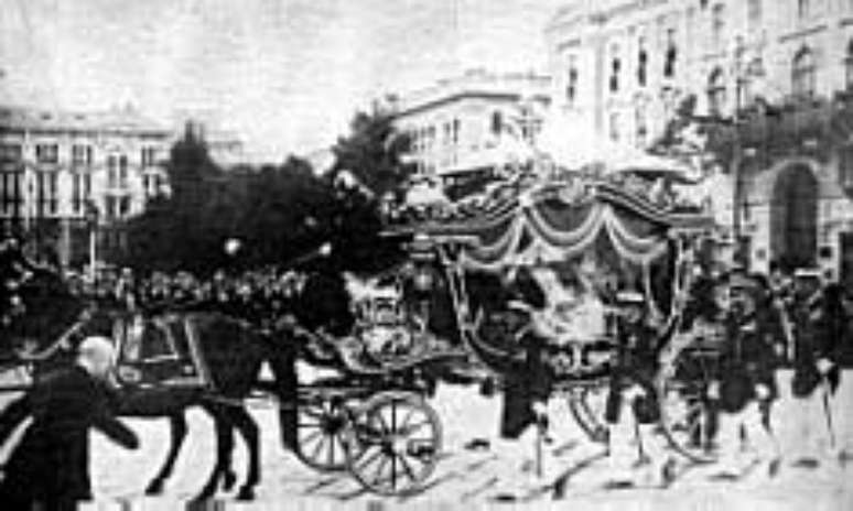 O funeral dos arquiduques em Viena, julho de 1914 
