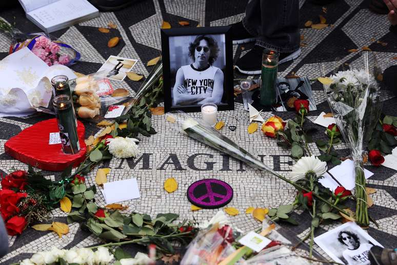 Foto de ex-Beatle John Lennon no Central Park, em Nova York 08/12/2016 REUTERS/Mark Kauzlarich