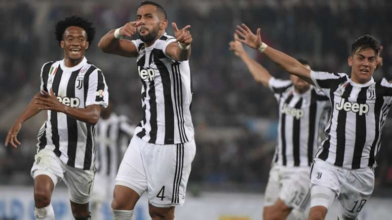 Jogadores comemoram gol sobre o Milan (Foto: AFP)