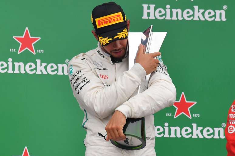 Hamilton ansioso por batalha com Verstappen pelo título de 2019
