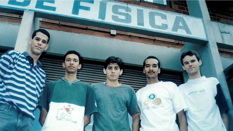 Narcizo Neto (à dir.) fez parte da primeira turma de física da Universidade Federal de Campina Grande, na Paraíba