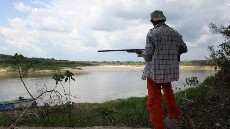 As praias são protegidas por vigilantes locais durante toda a época reprodutiva das tartarugas, que dura cinco meses por ano