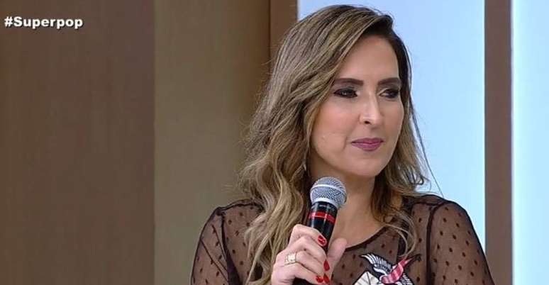 Lília Araújo, ex-mulher do cantor sertanejo Eduardo Costa, no programa 'Superpop', da Rede TV!.