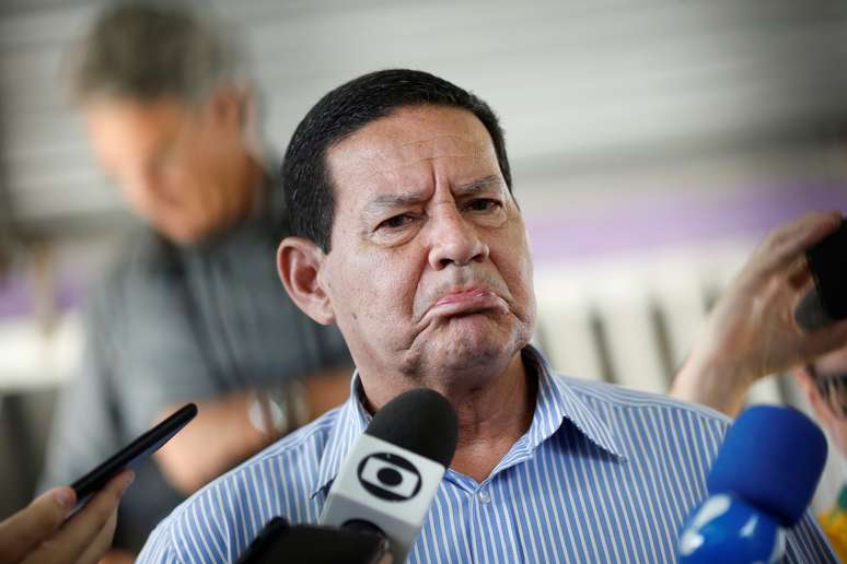 Hamilton Mour&atilde;o, vice-presidente eleito, ap&oacute;s votar em Bras&iacute;lia
28/10/2018
REUTERS/Adriano Machado 