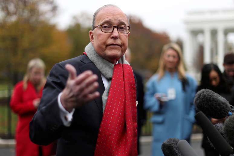 O principal assessor econômico de Trump, Larry Kudlow, fala a repórteres fora da Casa Branca, em Washington, D.C.
13/11/2018
REUTERS/Jonathan Ernst