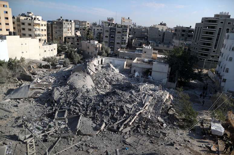 Prédio destruído por ataque aéreo israelense em Gaza 
 13/11/2018    REUTERS/Suhaib Salem 