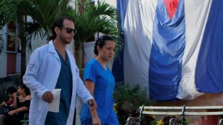 Hoje, das 18.240 vagas do Mais Médicos, 8.332 são ocupadas por cubanos