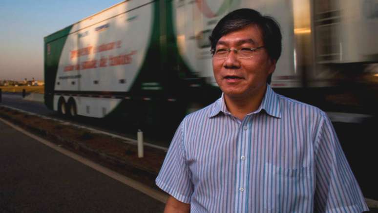 Roberto Kikawa foi fundador do projeto Carretas da Sa&uacute;de, que presta atendimento m&eacute;dico a moradores de periferias.