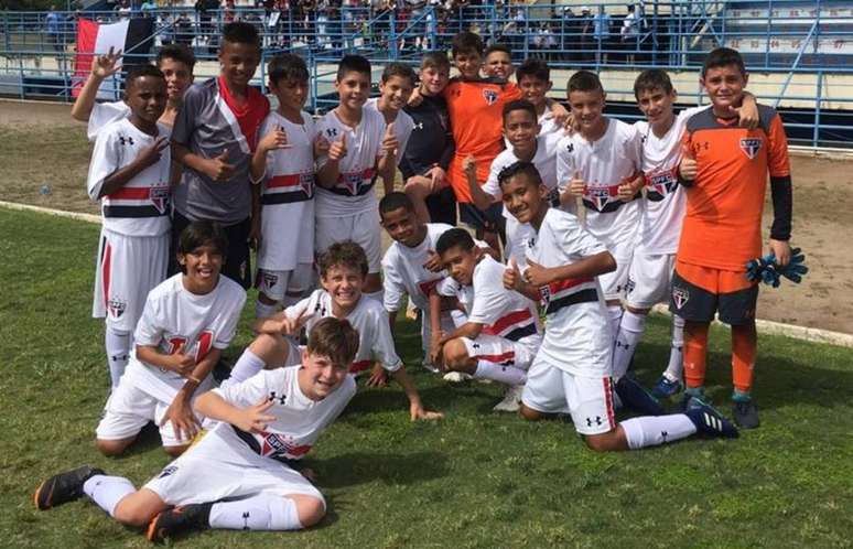 Garotada do sub-11 do São Paulo joga pelo título