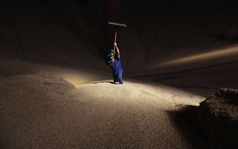 Soja estocada em Sorriso, Mato Grosso, Brasil
27/09/2012
REUTERS/Nacho Doce 