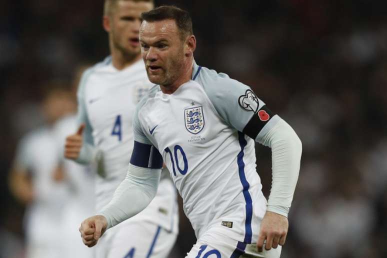Rooney usará 10 e faixa pela última vez na carreira com a Inglaterra (Foto: AFP)