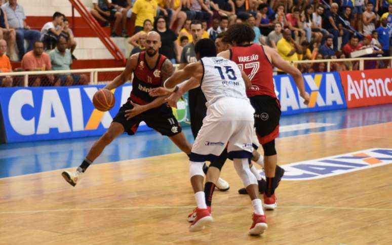 SÃO JOSÉ 57x64 FLAMENGO (Foto: Caio Rocha/Fotoarena)