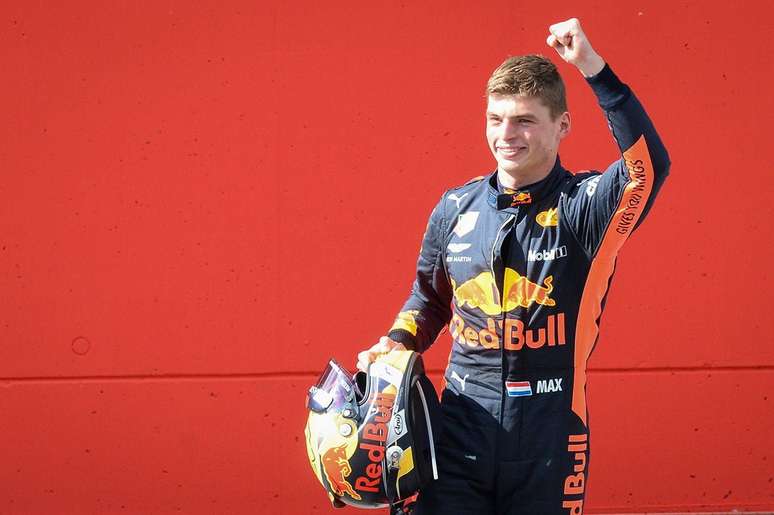 “Talento e velocidade”, diz Wolff sobre futuro “campeão mundial” Verstappen