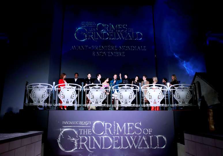 Elenco do filme &#034;Animais Fantásticos: Os Crimes de Grindelwald&#034; na estreia mundial do filme em Paris