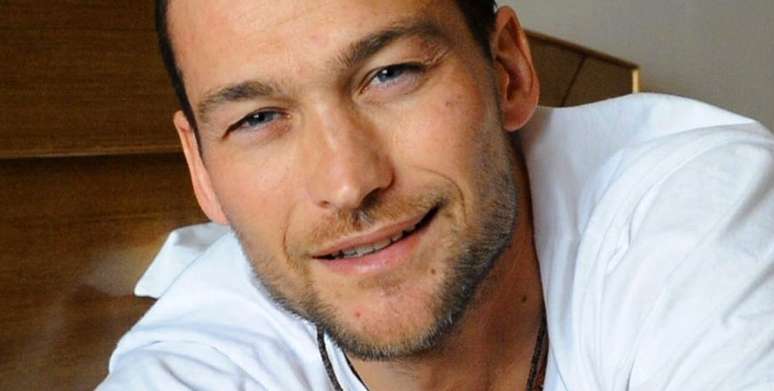 Andy Whitfield faz do documentário uma sessão de análise: viva intensamente enquanto há vida