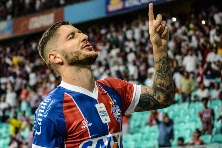 Zé Rafael comemora gol de empate do Bahia