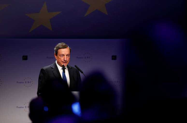 Presidente do Banco Central Europeu, Mario Draghi, durante evento em Frankfurt 16/11/2018 REUTERS/Ralph Orlowski 
